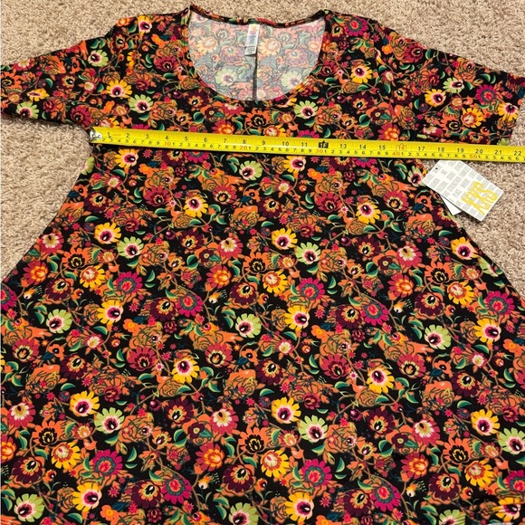 LulaRoe PERFECT TEE Scoop Neck Orange Green Red Floral Swing Tunic Sz XXS - Picture 5 of 7
